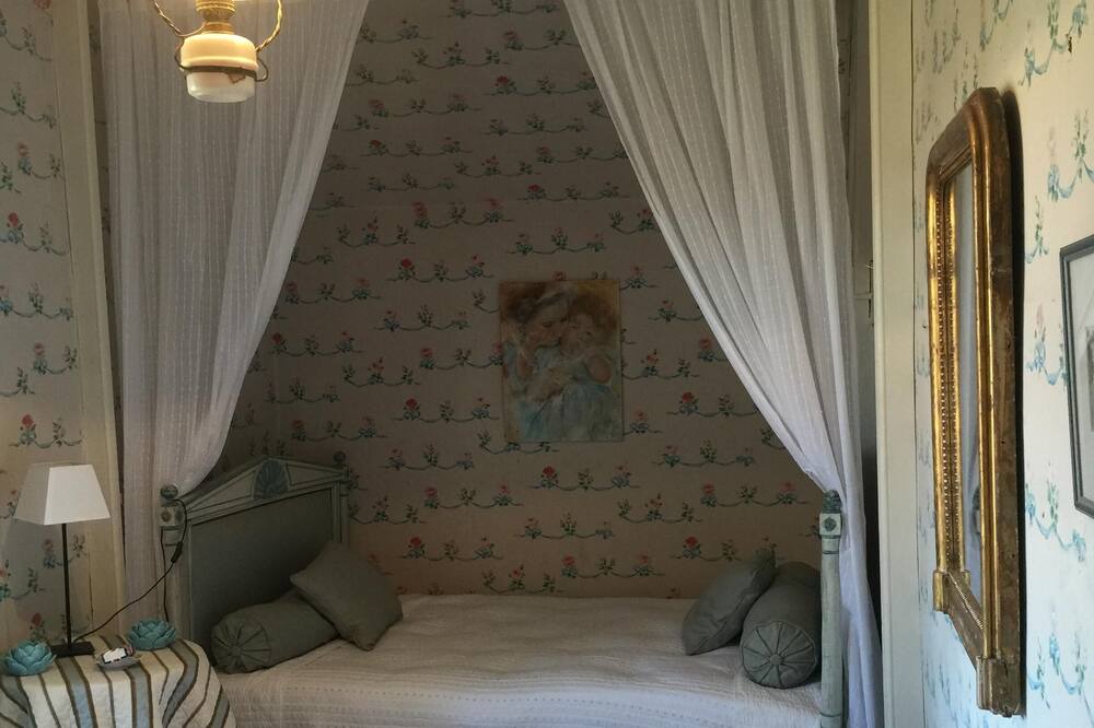 Photo of Bedroom in Saint-Leonard-de-Noblat
