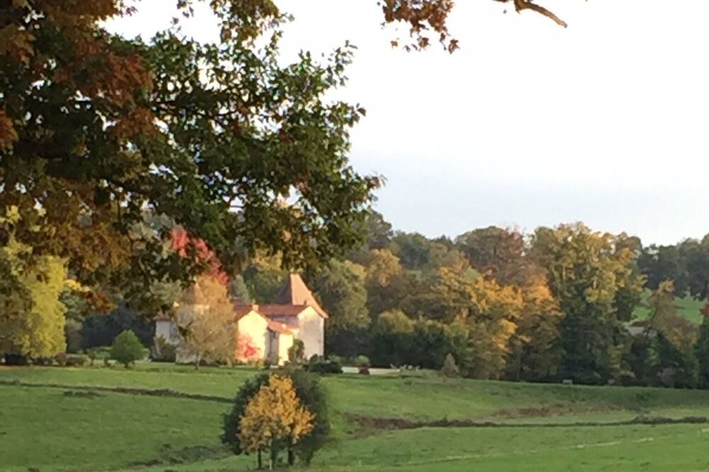 Photo of Outdoor in Saint-Leonard-de-Noblat