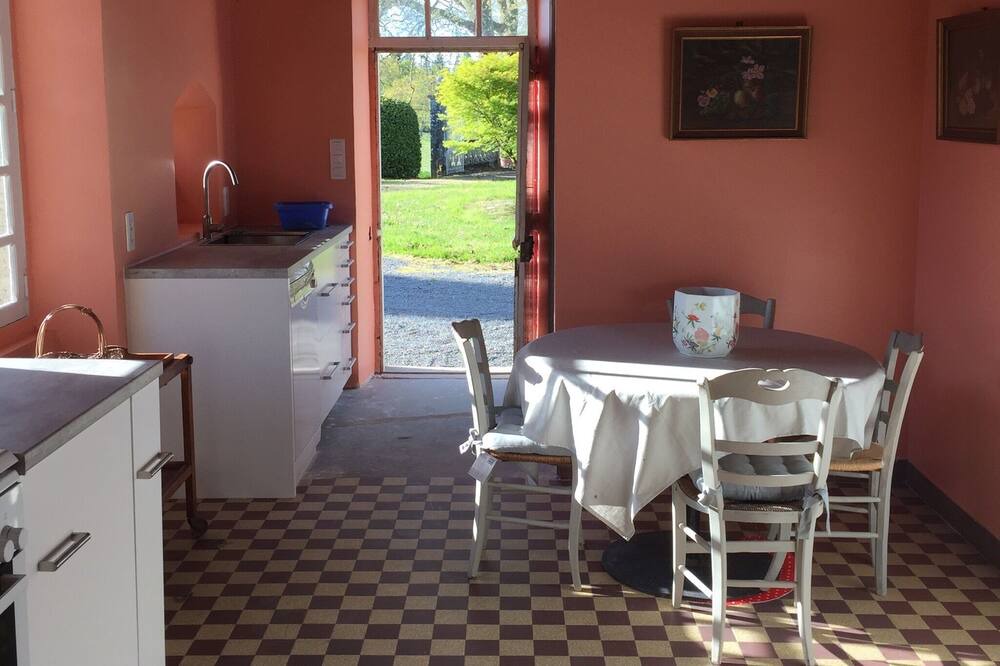 Photo of Kitchen in Saint-Leonard-de-Noblat
