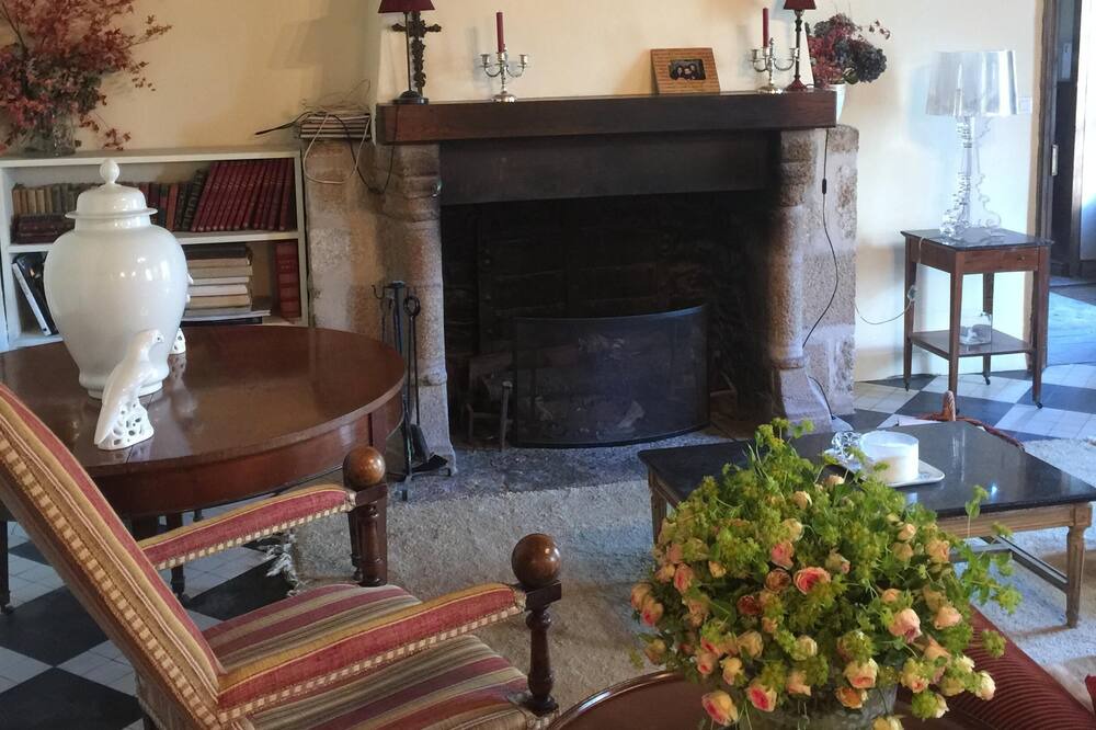 Photo of Livingroom in Saint-Leonard-de-Noblat