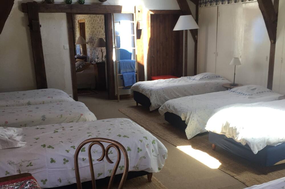 Photo of Bedroom in Saint-Leonard-de-Noblat