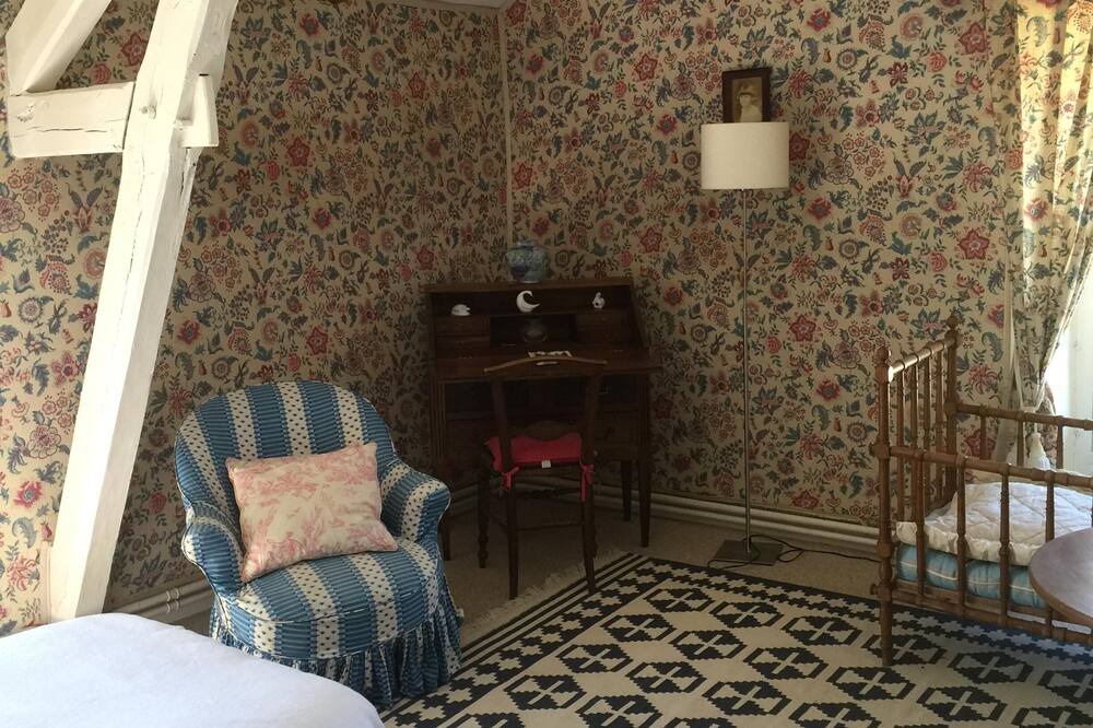 Photo of Bedroom in Saint-Leonard-de-Noblat