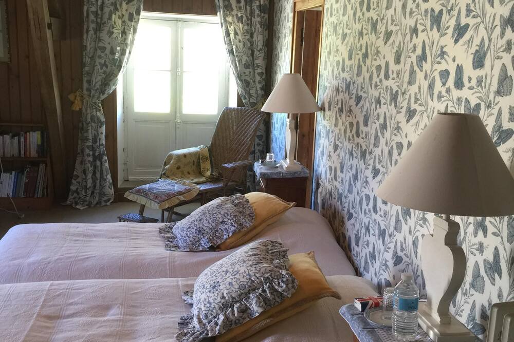 Photo of Bedroom in Saint-Leonard-de-Noblat