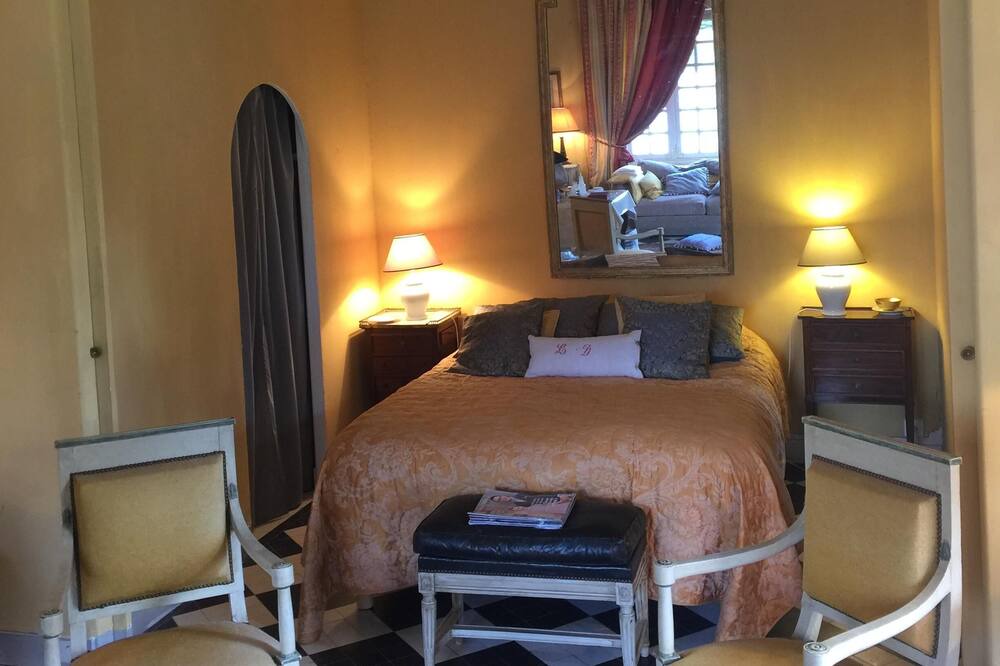 Photo of Bedroom in Saint-Leonard-de-Noblat