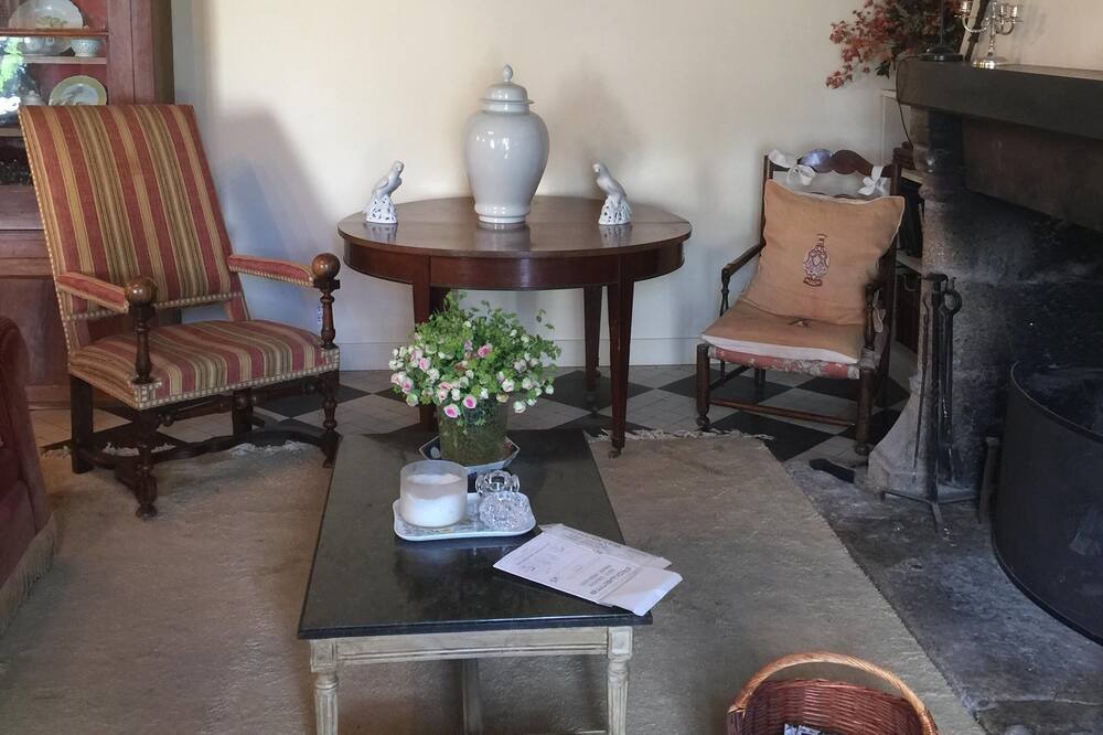 Photo of Livingroom in Saint-Leonard-de-Noblat