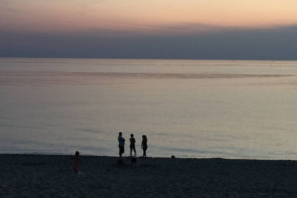 Photo of Others in Douglas
