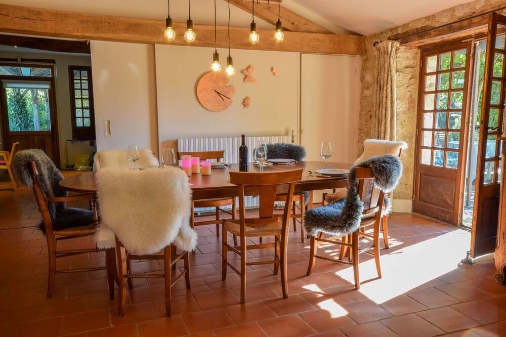 Photo of Livingroom in Gaujan