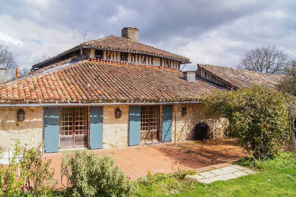 Photo of Outdoor in Gaujan
