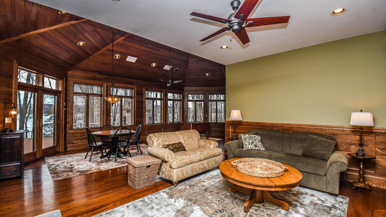Photo of Livingroom in Blakeslee