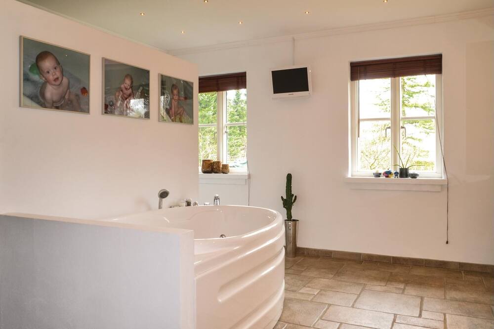 Photo of Bathroom in Kibaek