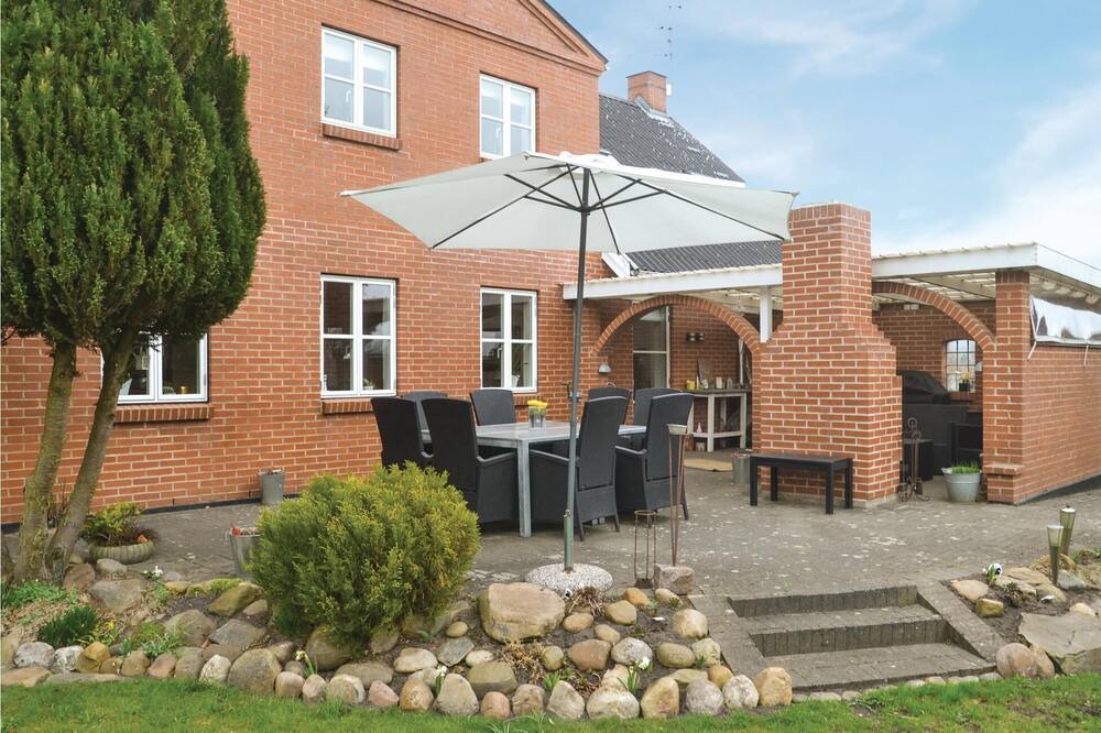 Photo of Others in Kibaek