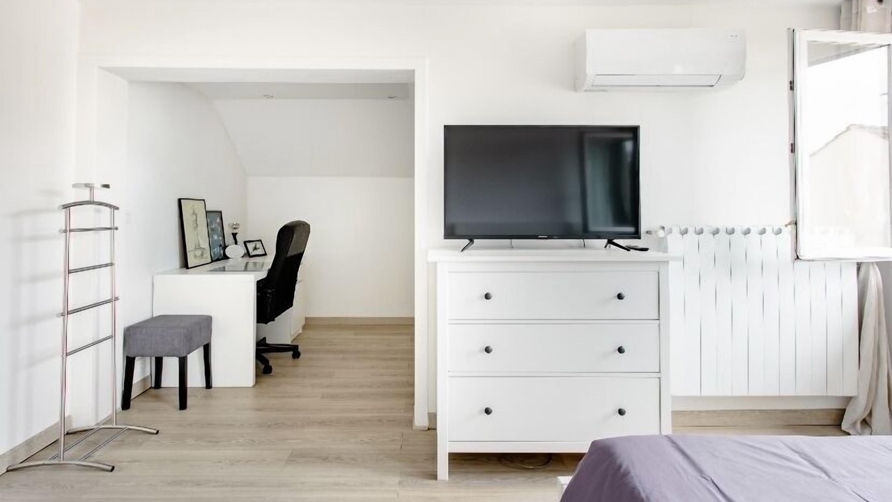 Photo of Bedroom in La Ferte-sous-Jouarre