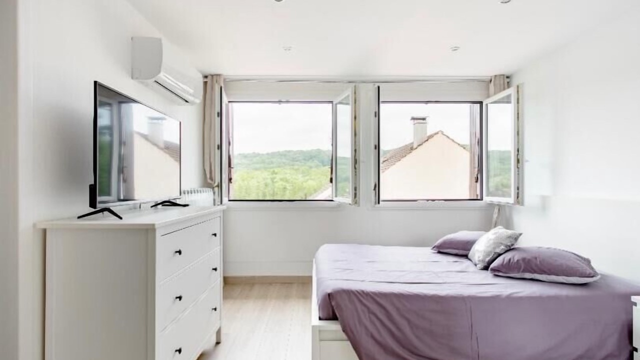 Photo of Bedroom in La Ferte-sous-Jouarre