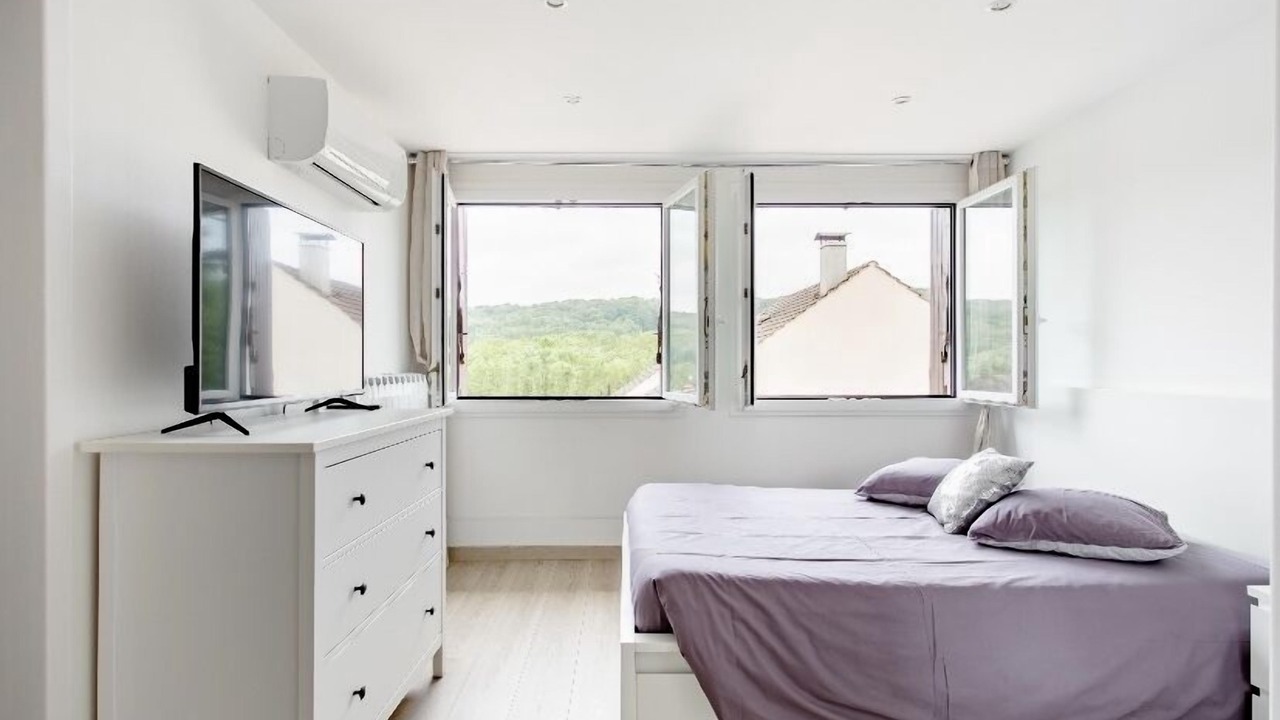 Photo of Bedroom in La Ferte-sous-Jouarre
