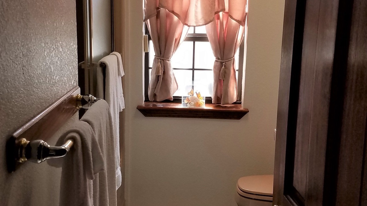Photo of Bathroom in Boles Acres