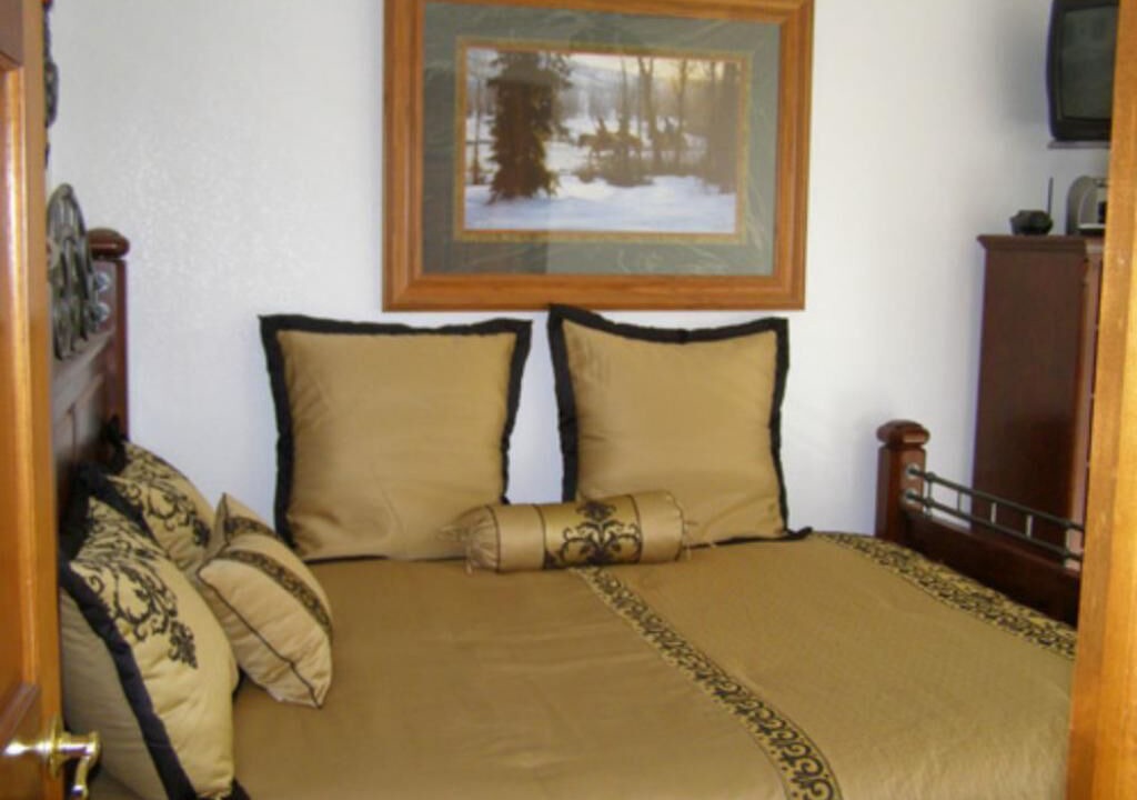 Photo of Bedroom in Boles Acres