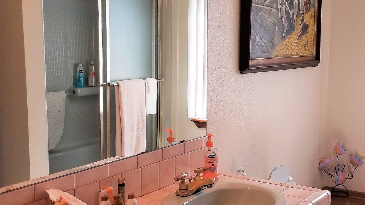 Photo of Bathroom in Boles Acres