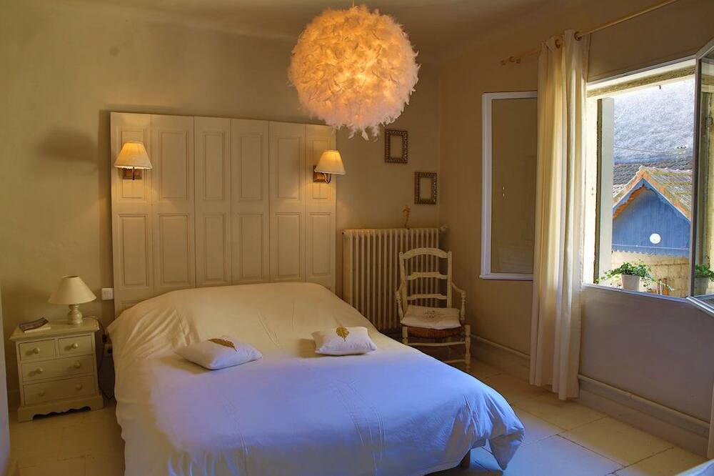 Photo of Bedroom in Bernis