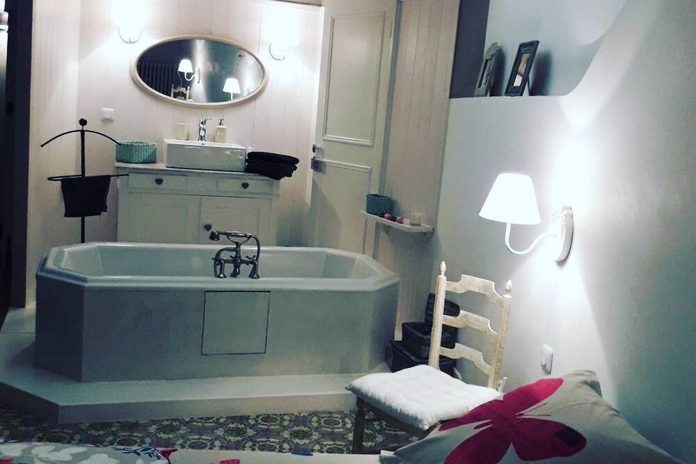 Photo of Bathroom in Bernis