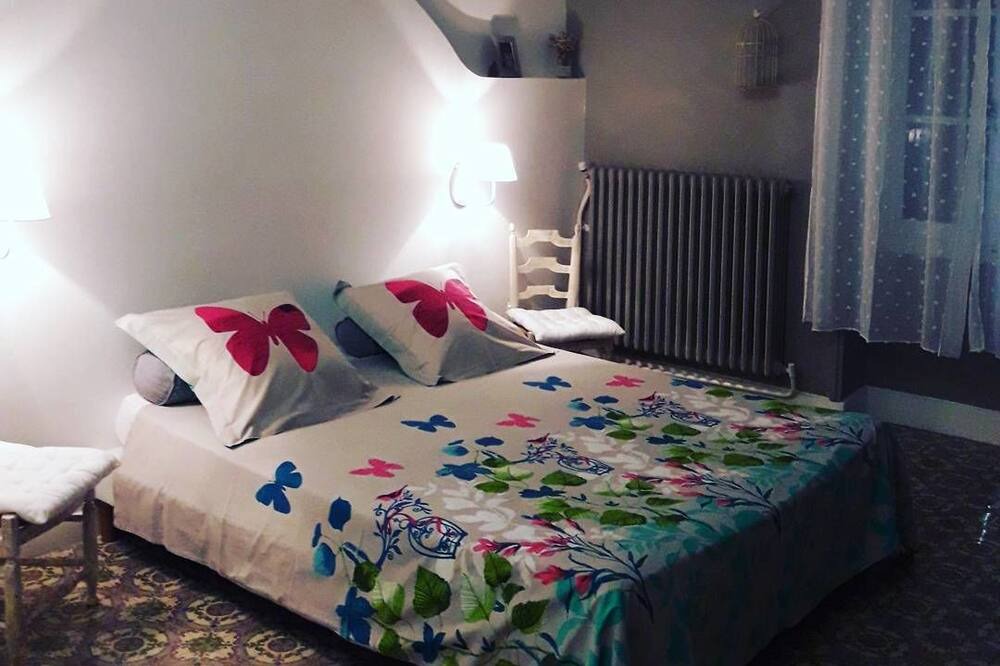 Photo of Bedroom in Bernis