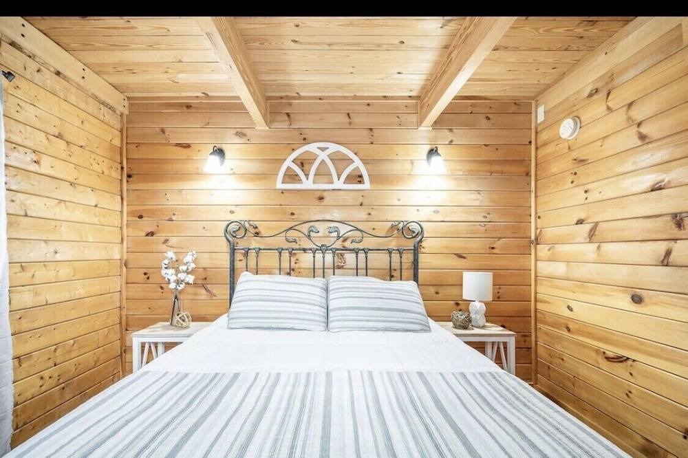 Photo of Bedroom in Elgin