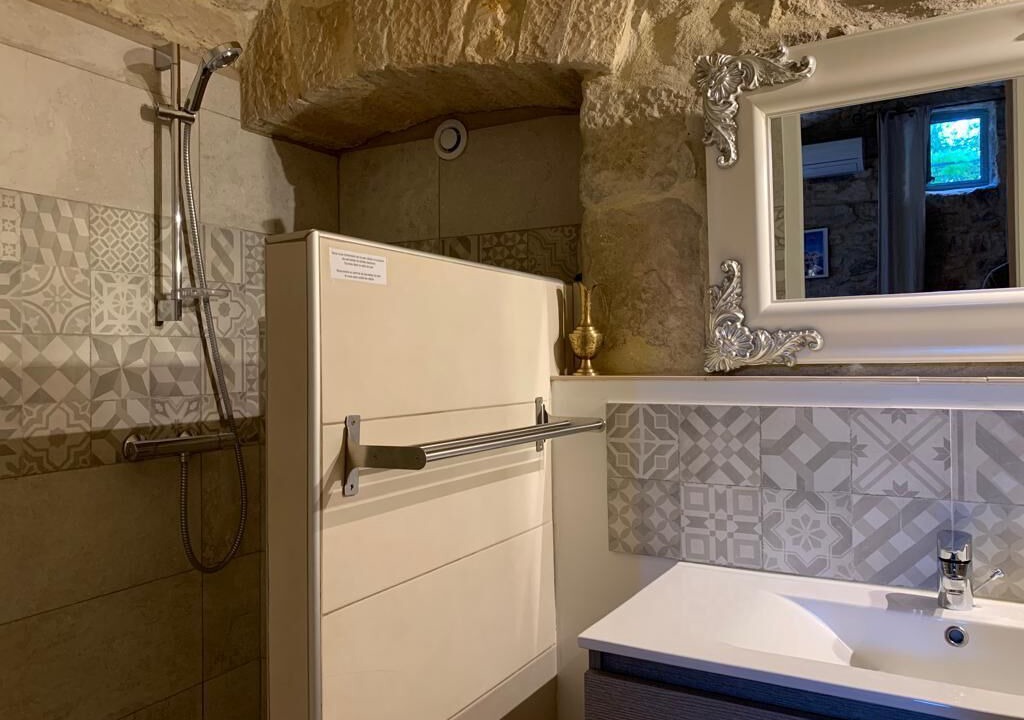 Photo of Bathroom in Barjac
