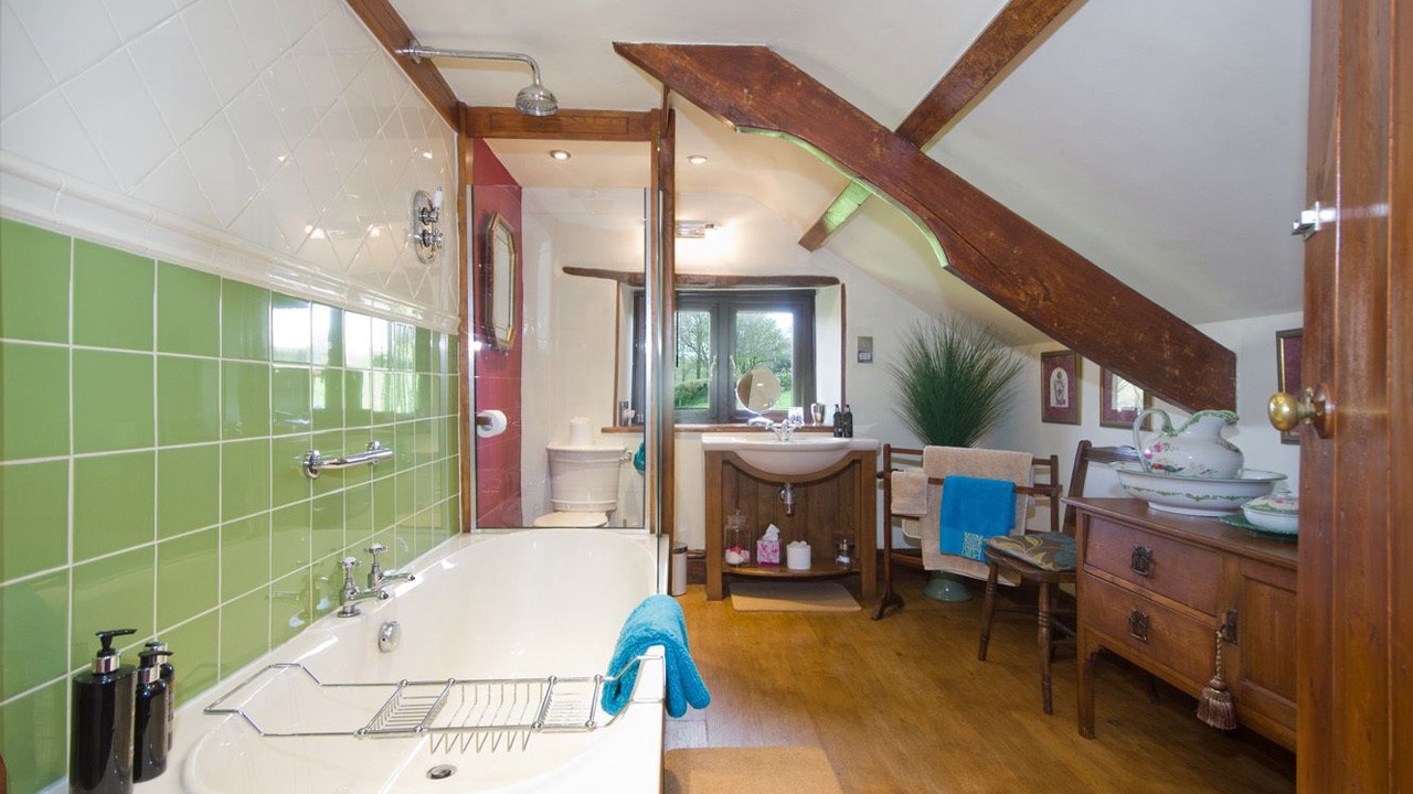 Photo of Bathroom in Liskeard