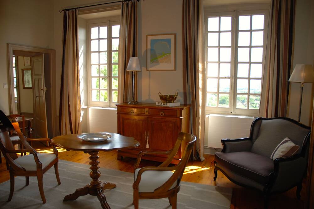 Photo of Livingroom in Ambierle