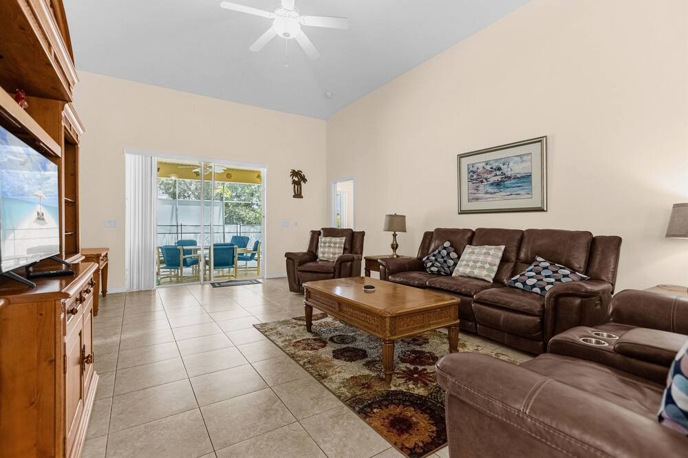 Photo of Livingroom in Seasons