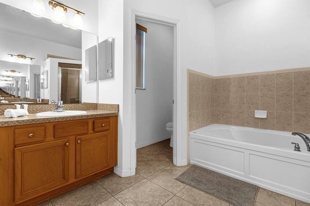 Photo of Bathroom in Seasons