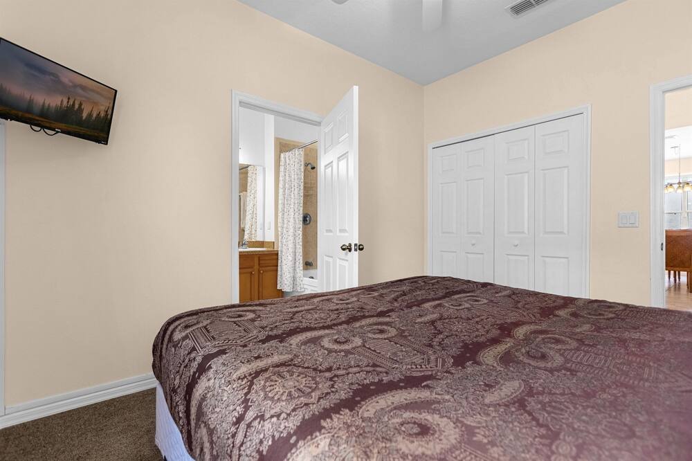 Photo of Bedroom in Seasons
