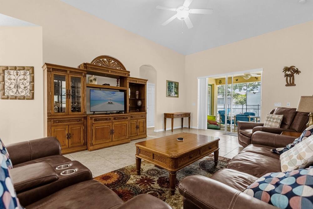 Photo of Livingroom in Seasons