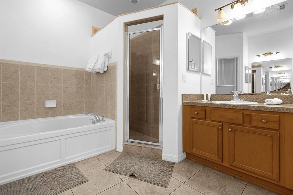 Photo of Bathroom in Seasons