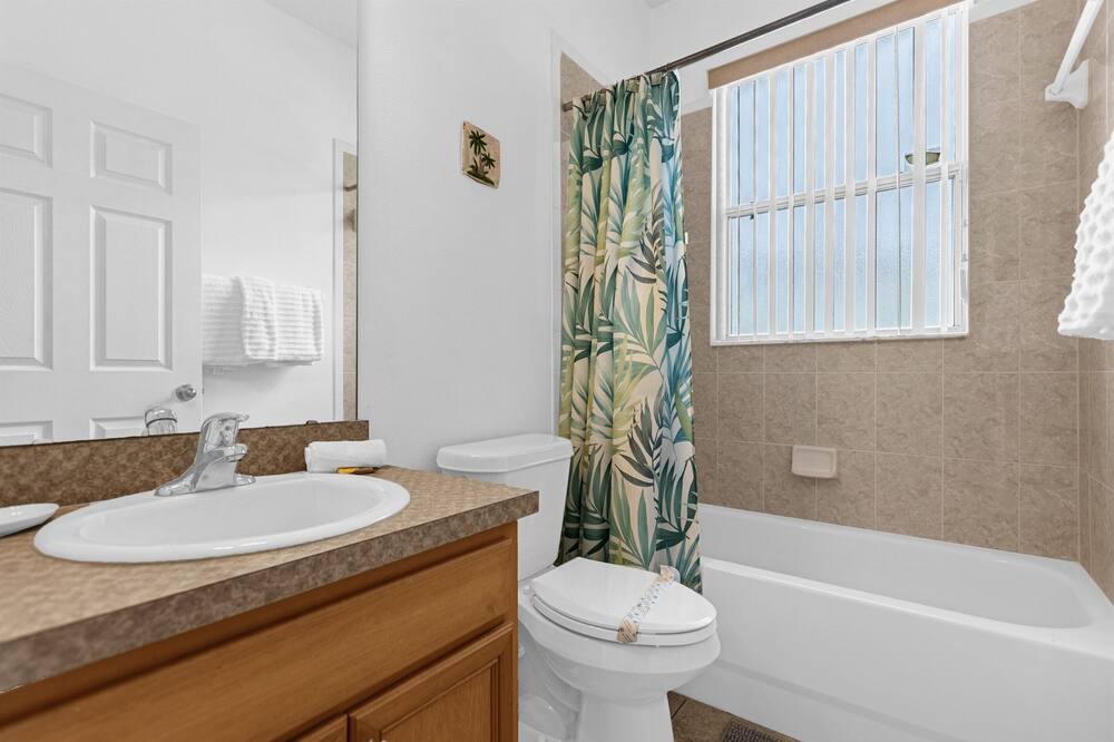 Photo of Bathroom in Seasons