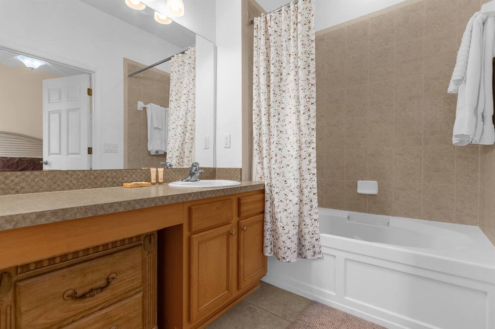 Photo of Bathroom in Seasons