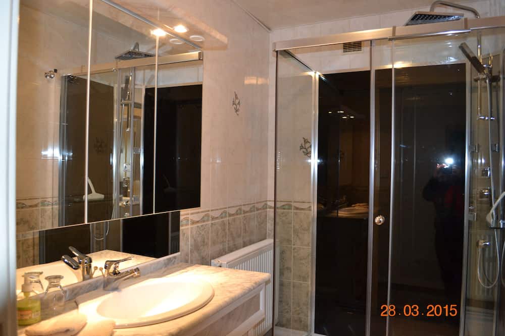 Photo of Bathroom in Menil-la-Horgne