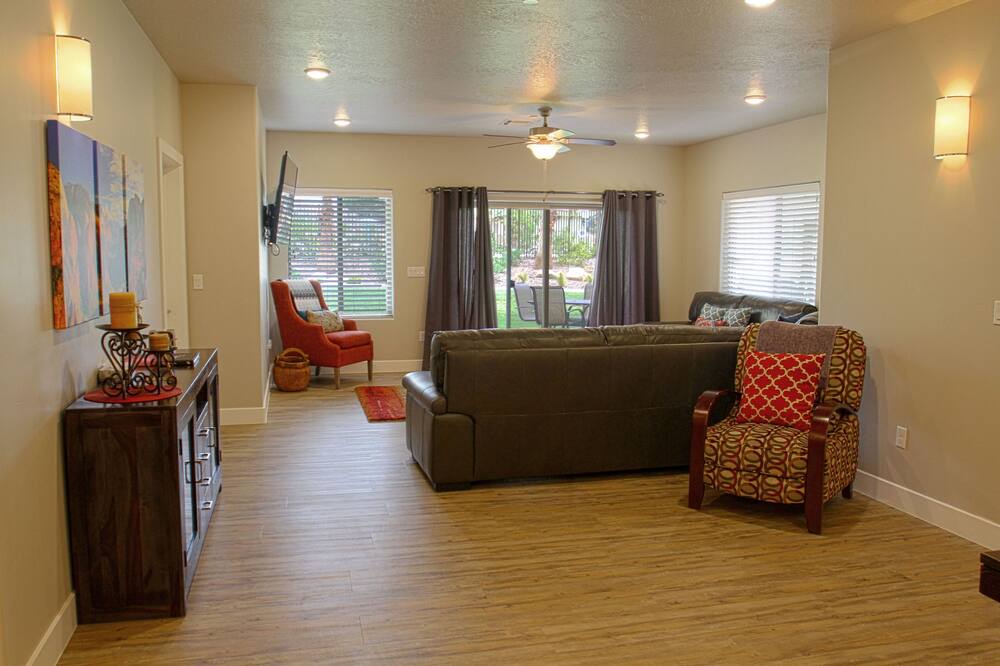 Photo of Livingroom in St. George
