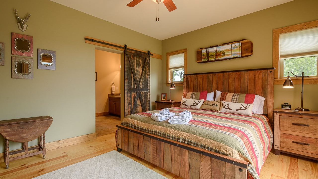 Photo of Others in Seven Devils