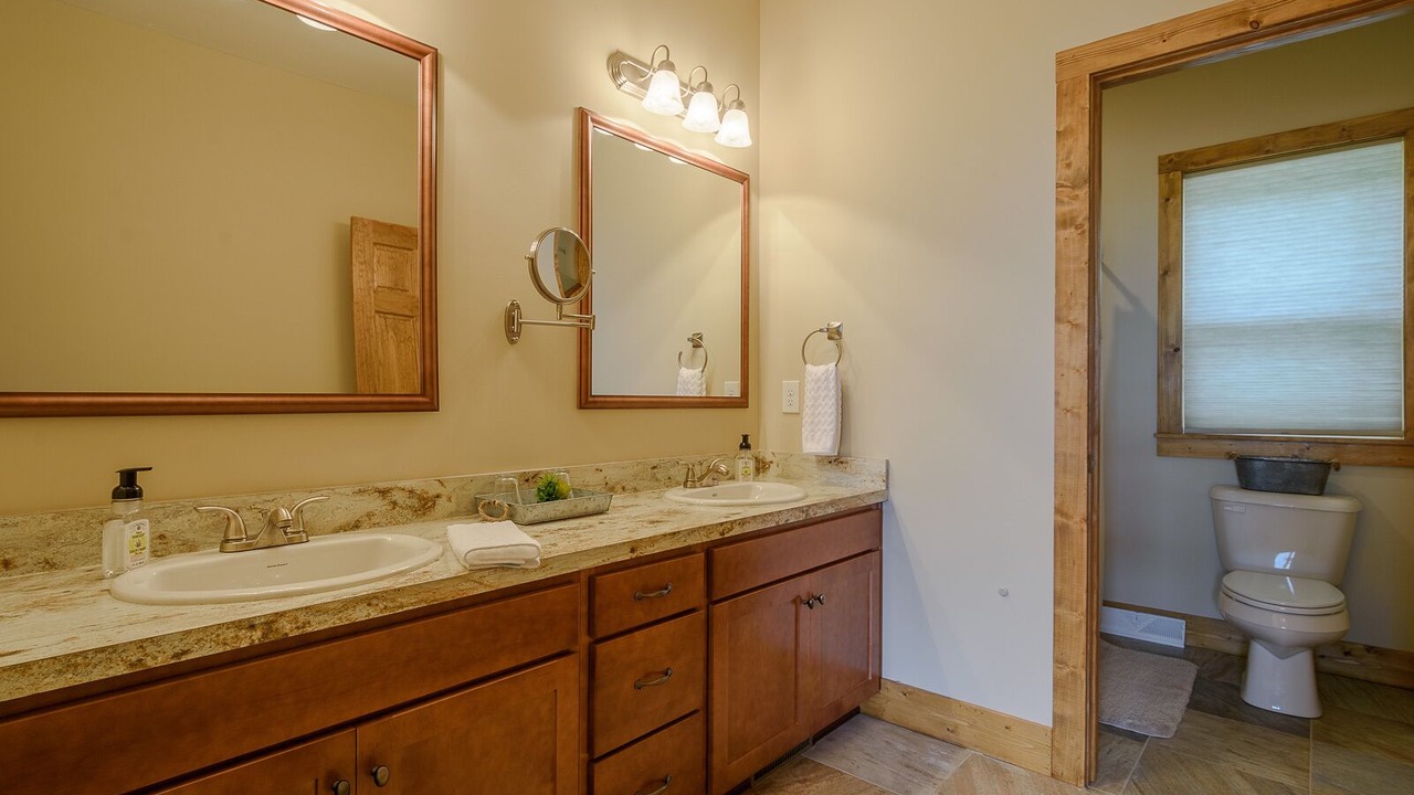 Photo of Others in Seven Devils