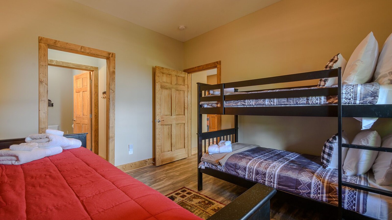 Photo of Others in Seven Devils