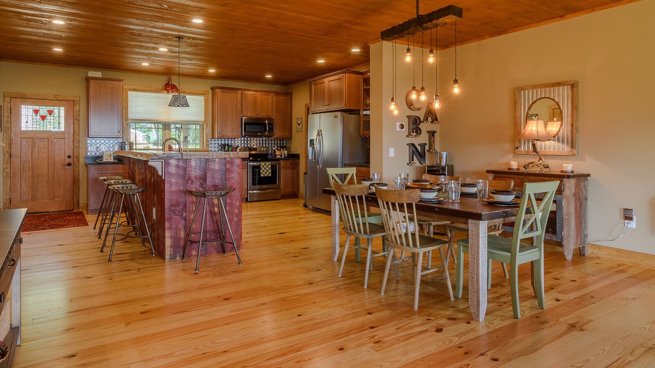 Photo of Others in Seven Devils