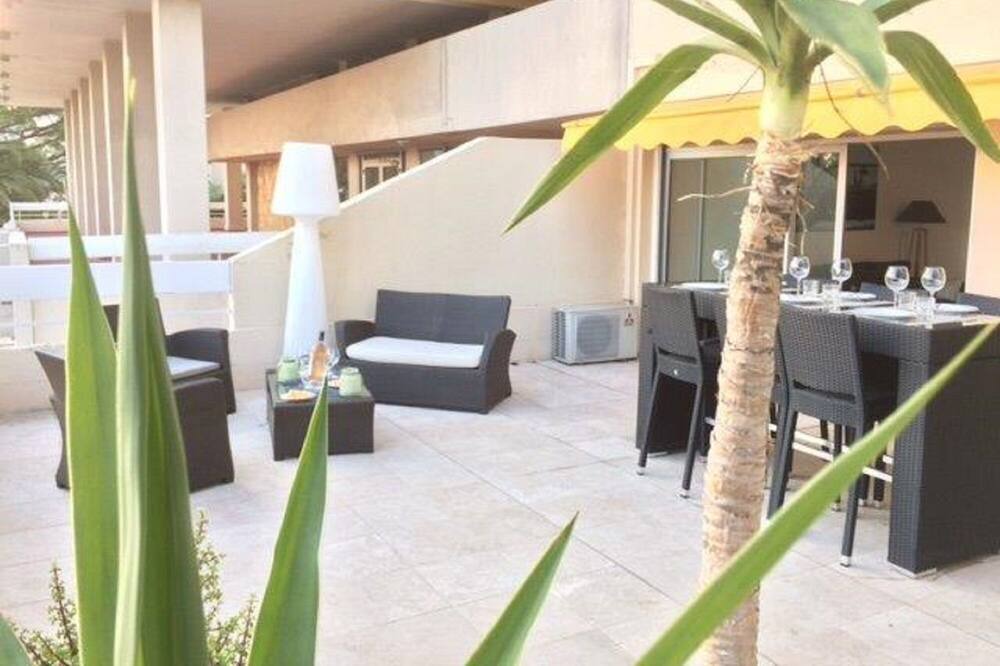 Photo of Patio Balcony in Sainte-Maxime City Centre