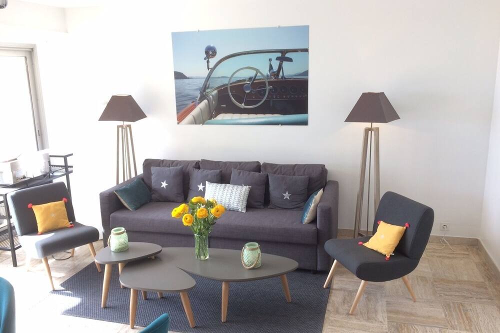 Photo of Livingroom in Sainte-Maxime City Centre