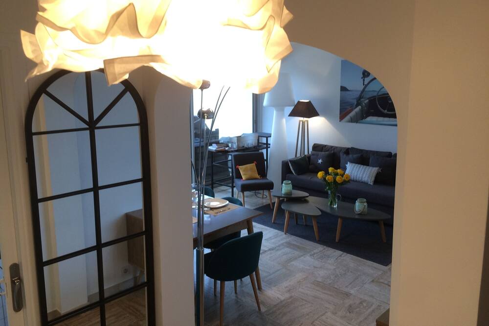 Photo of Livingroom in Sainte-Maxime City Centre