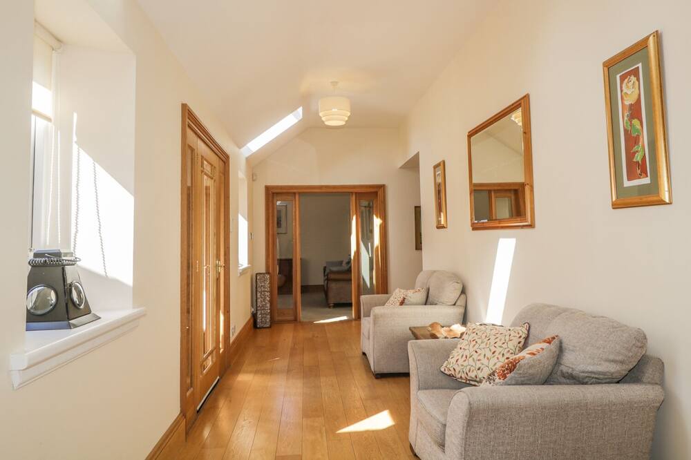 Photo of Livingroom in Elgin