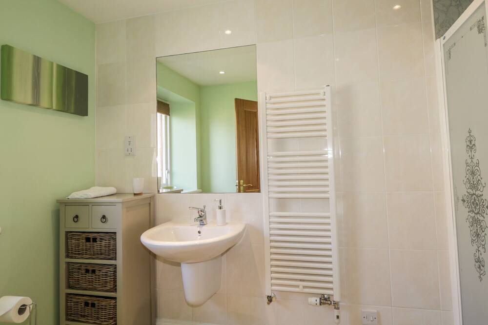 Photo of Bathroom in Elgin