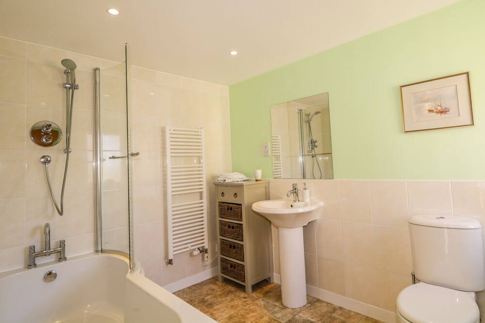 Photo of Bathroom in Elgin