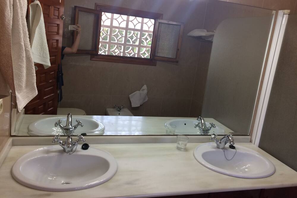 Photo of Bathroom in Cabo Roig