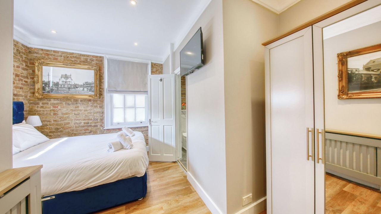 Photo of Bedroom in Hampton Wick