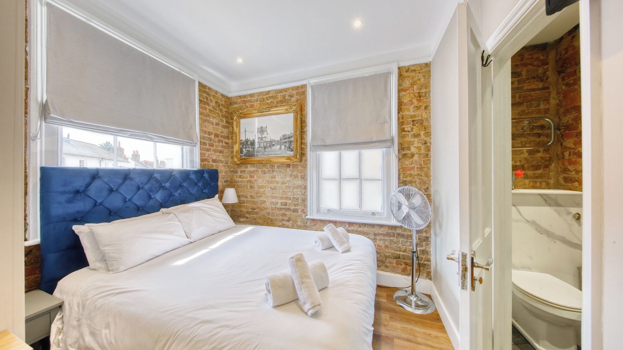 Photo of Bedroom in Hampton Wick